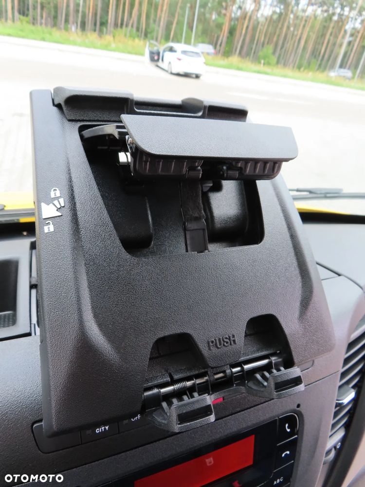 Iveco DAILY 50C18 Laweta POMOC DROGOWA Przewóz Pojazdów AUTOLAWETA 6100 mm Dł. Platformy DMC 3500 Kg Rozstaw Osi 4750 mm WZMACNIANE Zawieszenie Adaptacyjne Pneumatyczne Stan NOWY OKAZJA - 40