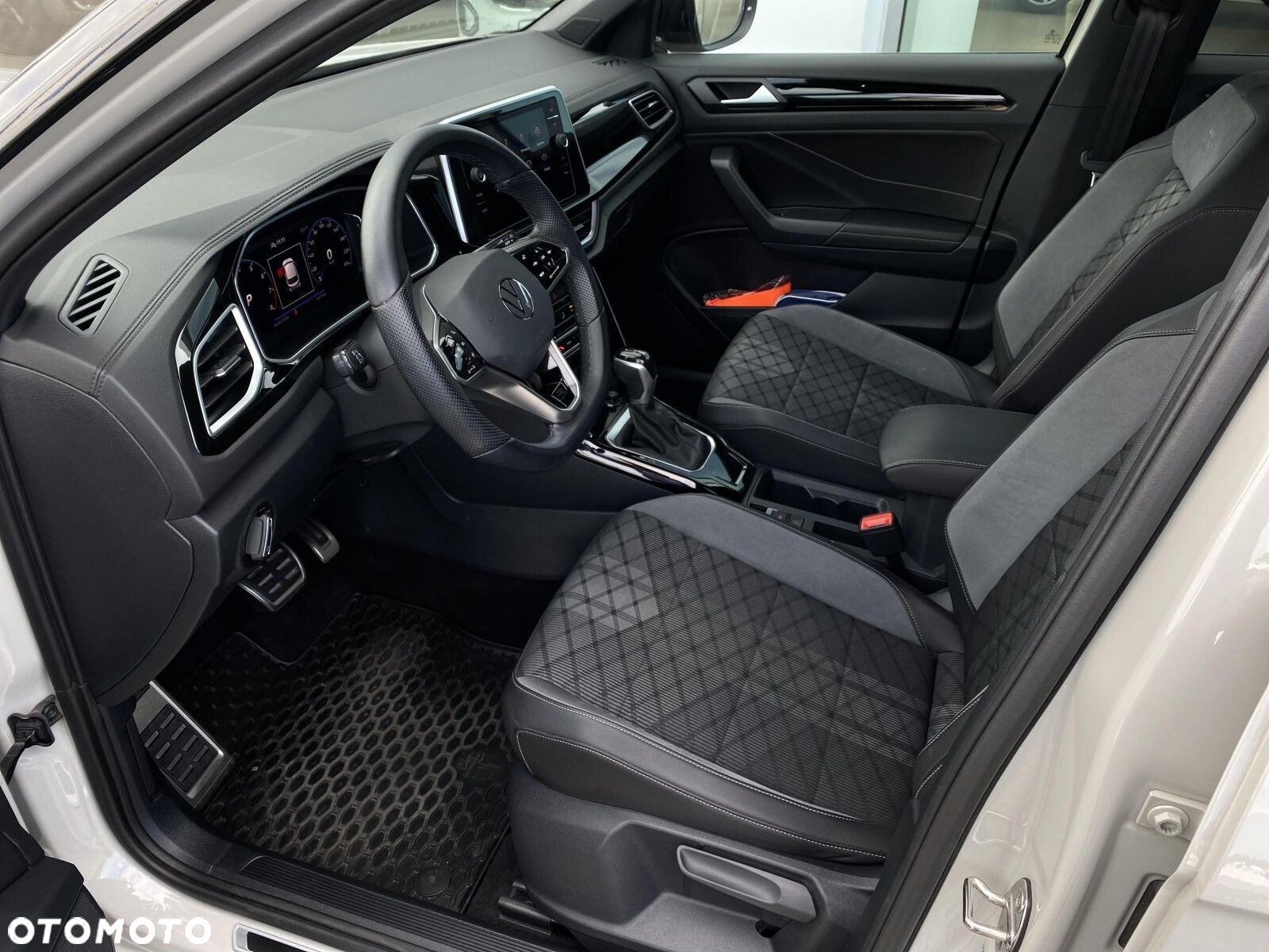 Volkswagen T-Roc 1.5 TSI R-Line DSG - 9