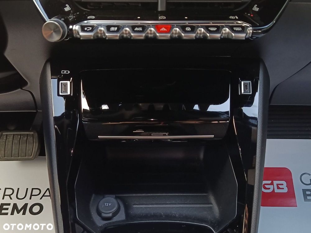 Peugeot 2008 1.2 PureTech Allure S&S EAT8 - 28