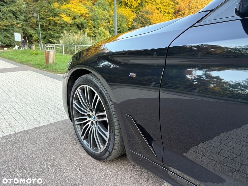 BMW Seria 5 520d xDrive Touring M Sport Edition - 22