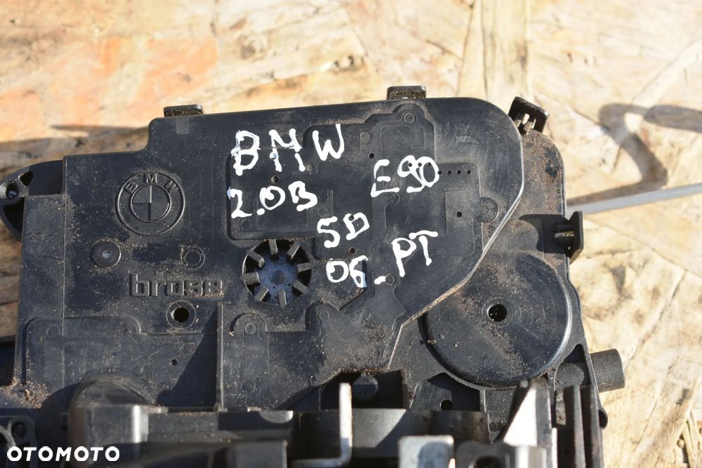 ZAMEK DRZWI PRAWY TYŁ BMW E90 SEDAN 7060296 - 2