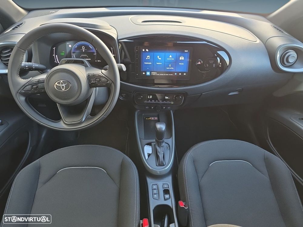Toyota Aygo X 1.5 Hybrid Envy - 24