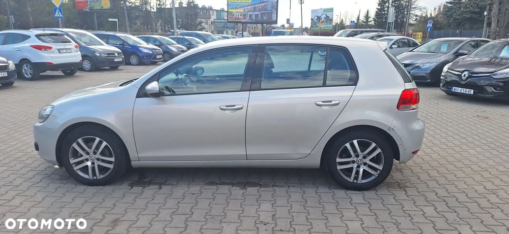 Volkswagen Golf 1.6 TDI Trendline DSG - 8