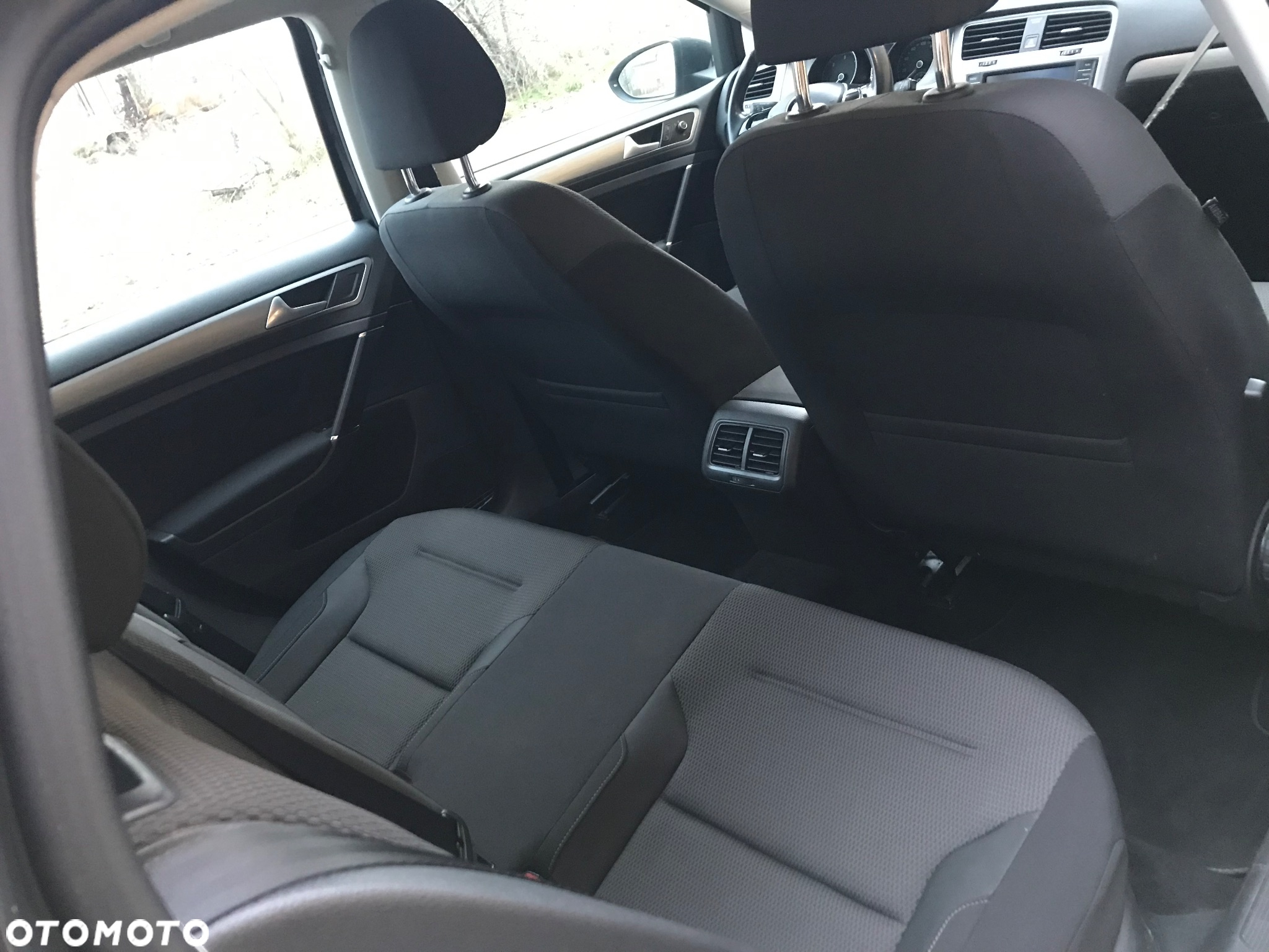 Volkswagen Golf 1.6 TDI BlueMotion Comfortline - 13