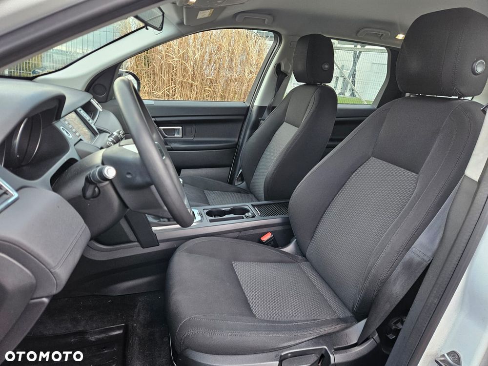 Land Rover Discovery Sport - 11