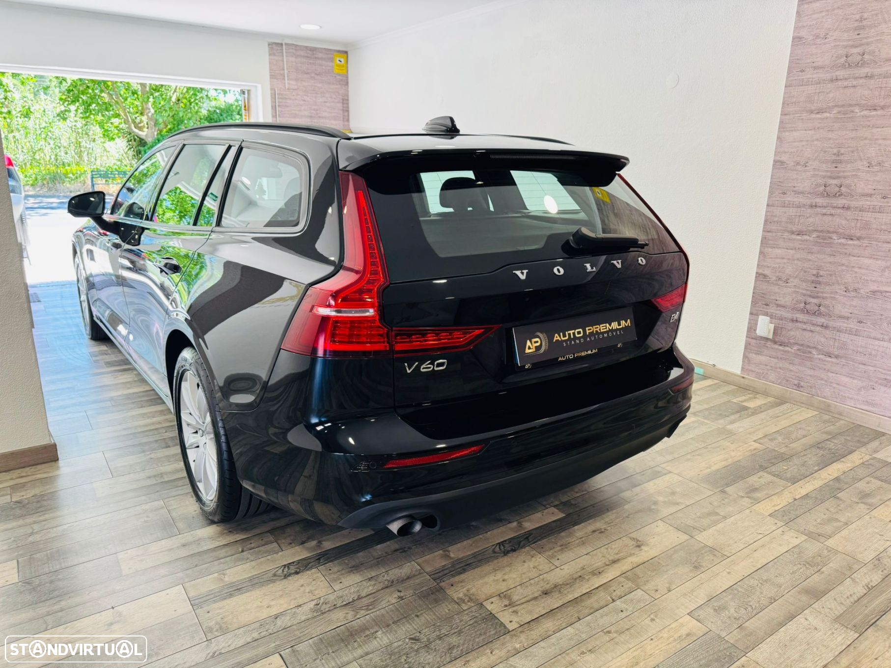 Volvo V60 2.0 B4 Momentum Core Geartronic - 5