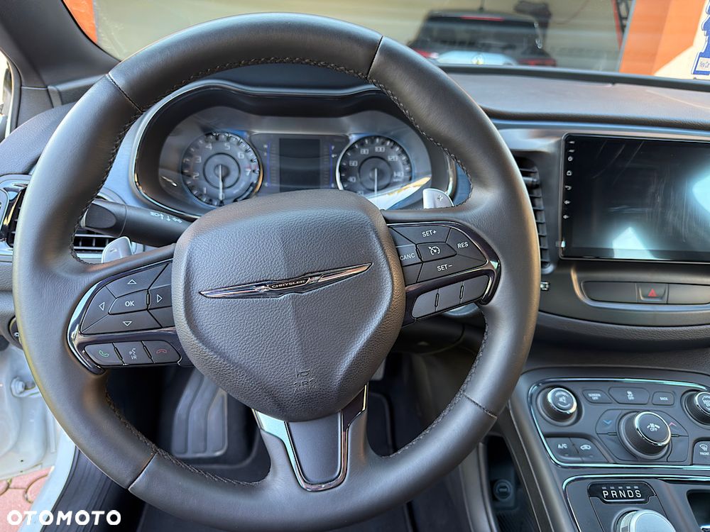 Chrysler 200 - 12