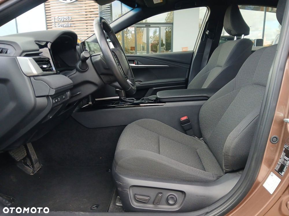 Toyota Camry - 17