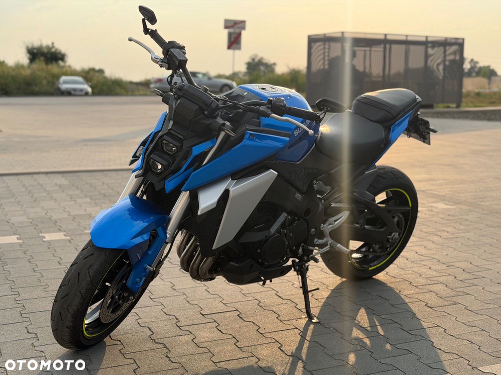Suzuki GSX - 1