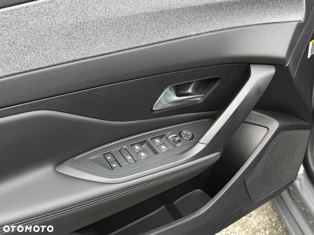 Peugeot 308 1.2 mHEV Allure S&S e-DCS6 - 24