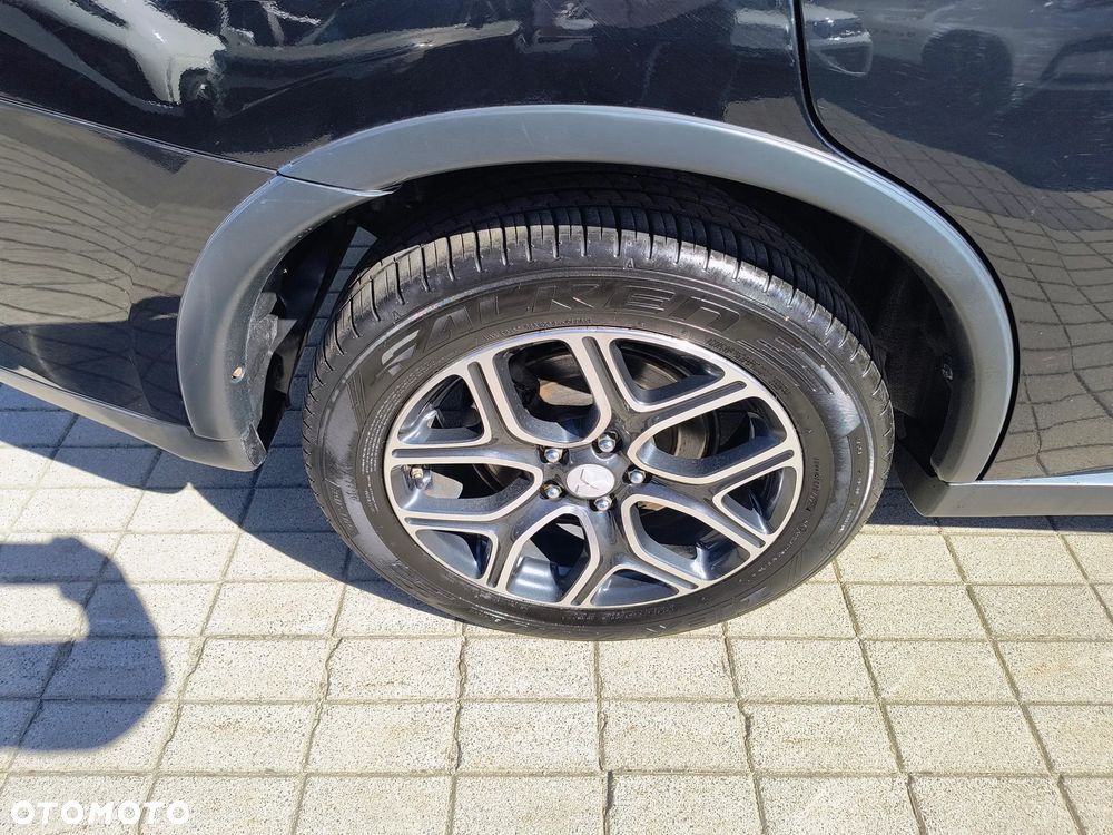 Mitsubishi Outlander Instyle NAVI + - 19