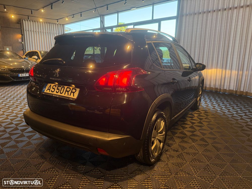 Peugeot 2008 1.2 PureTech Style - 6