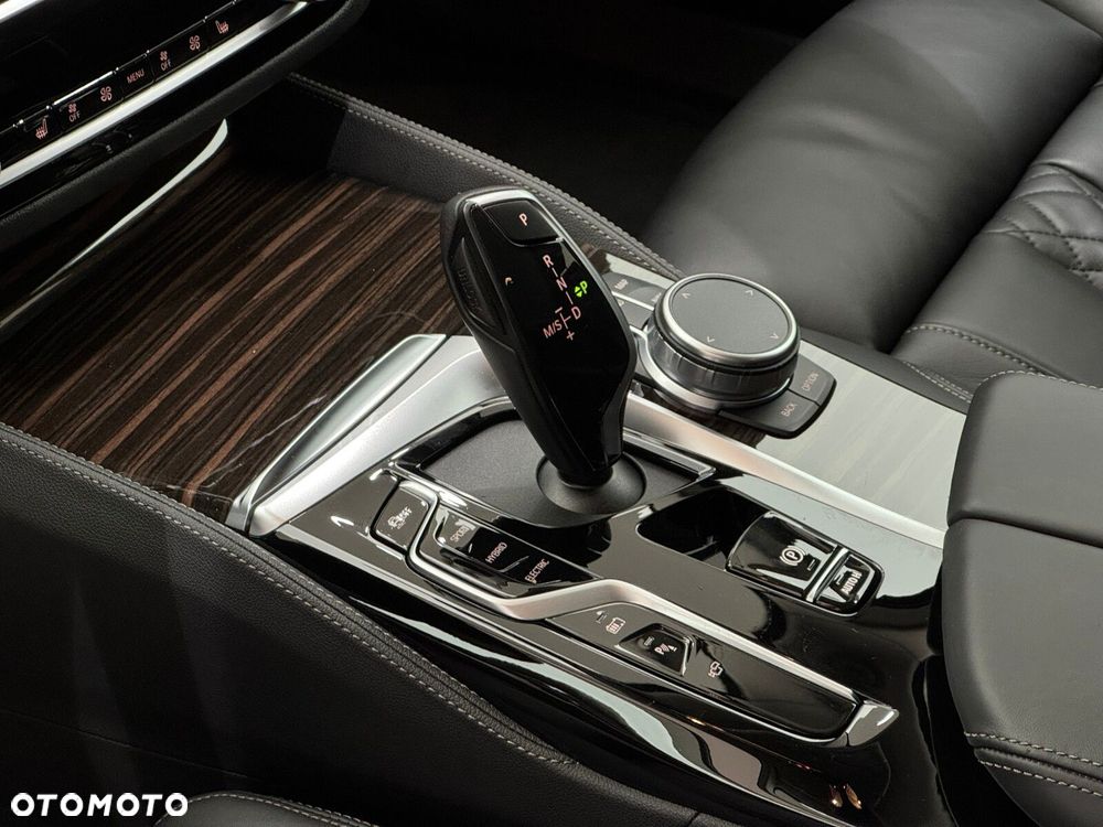 BMW Seria 5 530e Luxury Line - 9