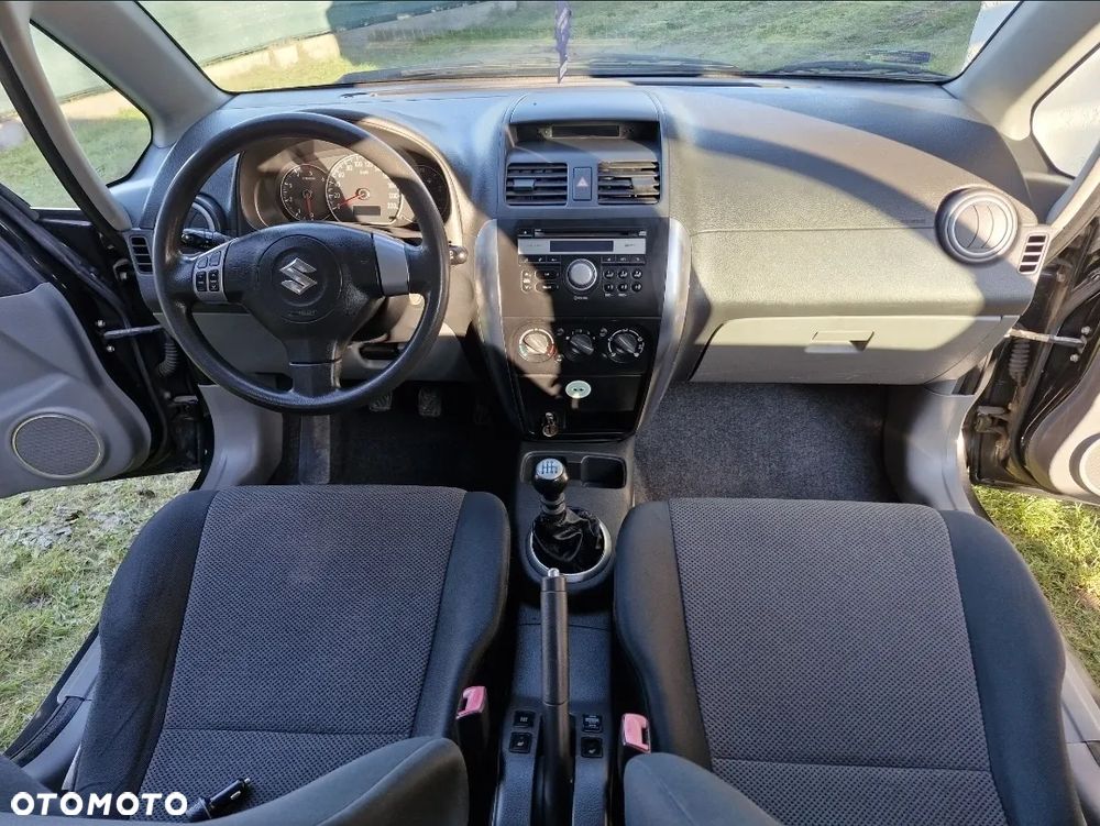 Suzuki SX4 - 10