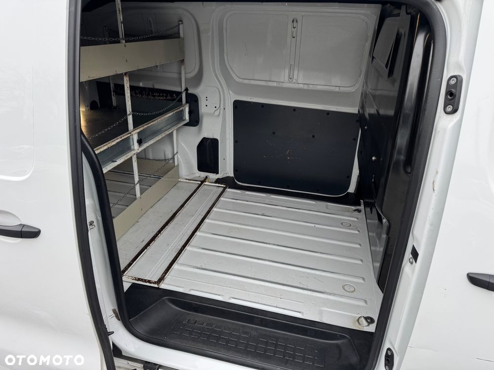 Opel Vivaro Proace Jumpy Scudo - 27