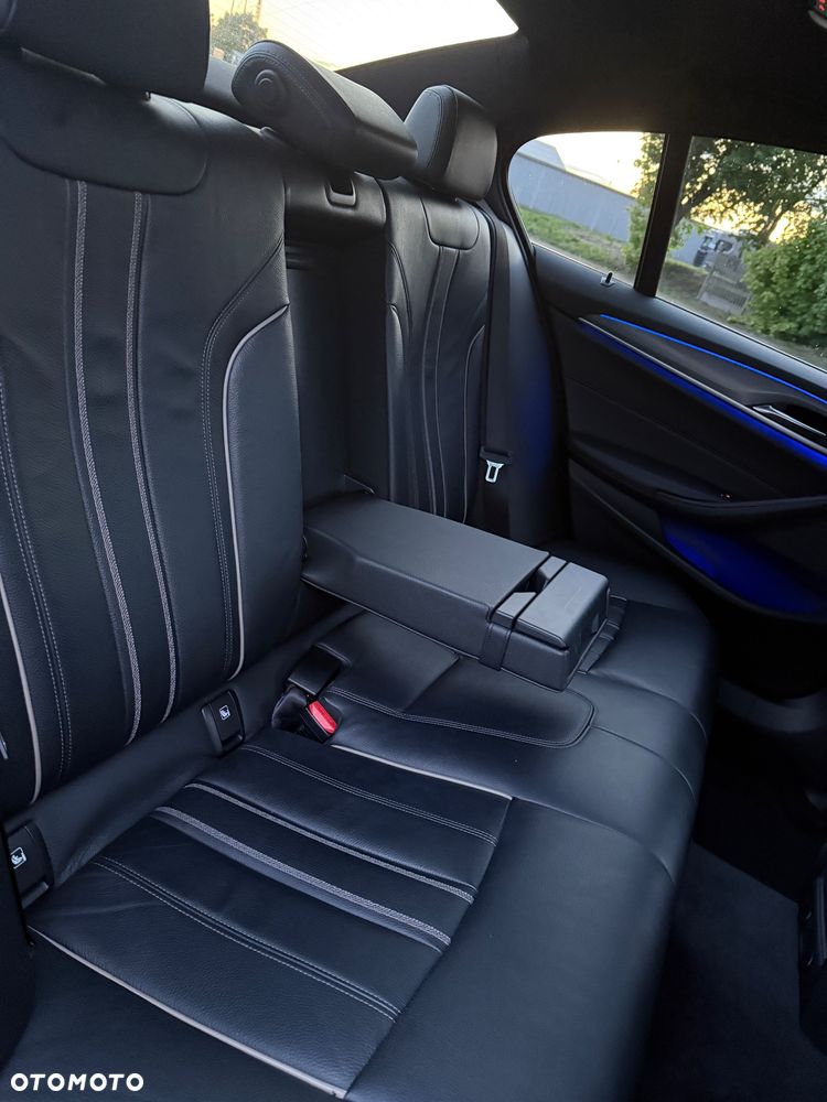 BMW Seria 5 520d M Sport - 31