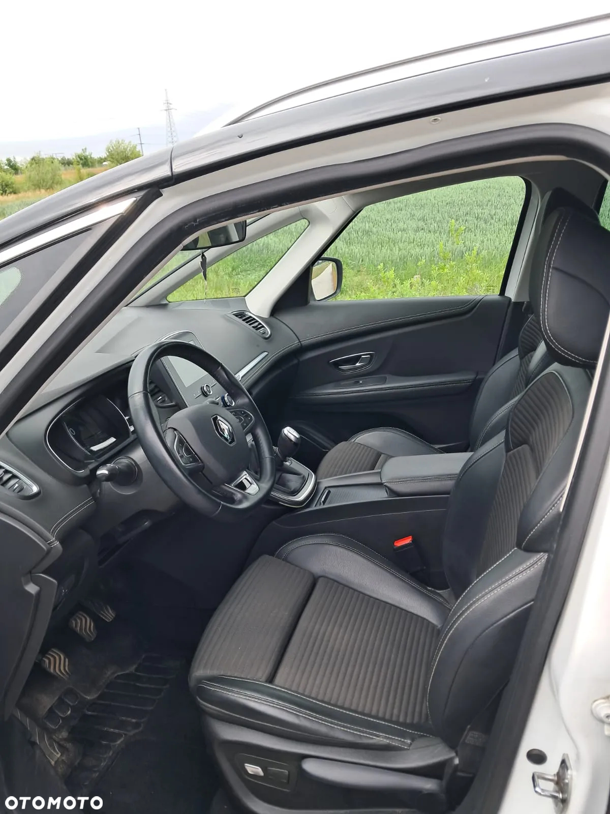 Renault Scenic 1.3 TCe FAP Intens - 8