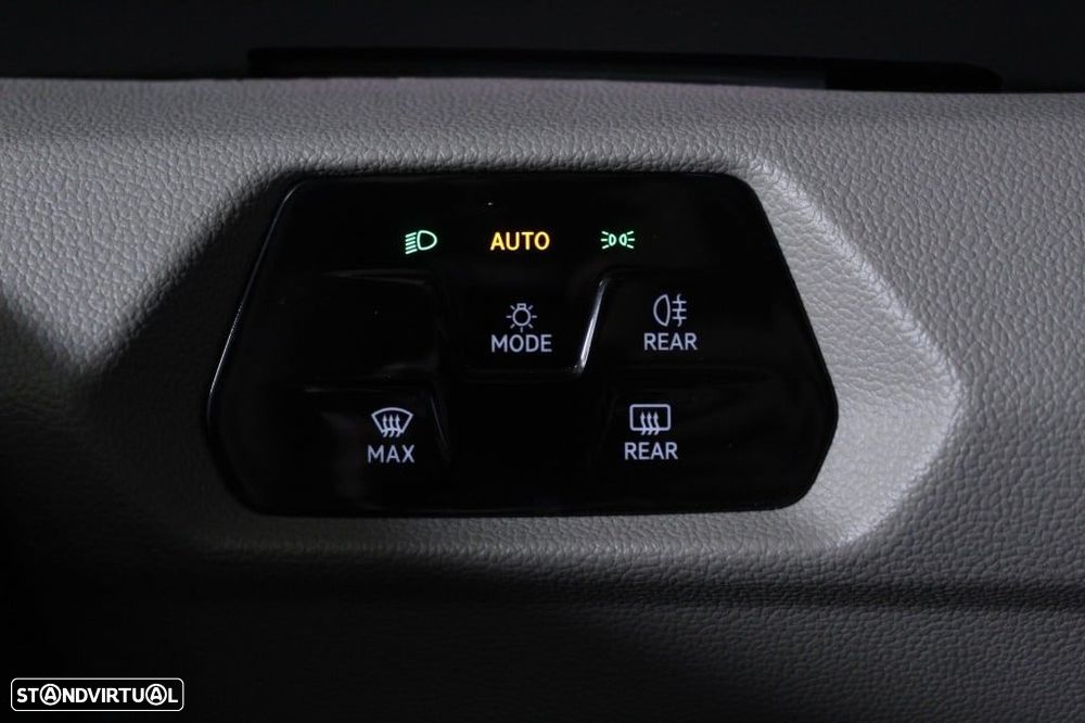 VW Multivan 1.5 TSI e-Hybrid Life DSG Versão Fiscal - 27
