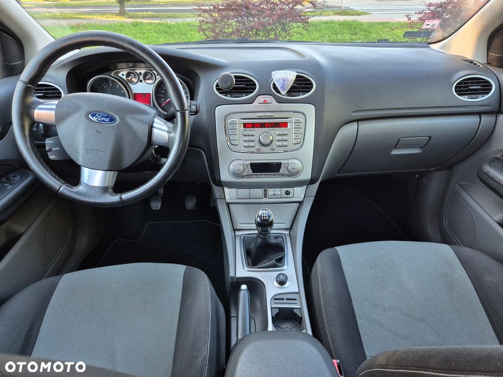 Ford Focus 1.6 Trend - 10