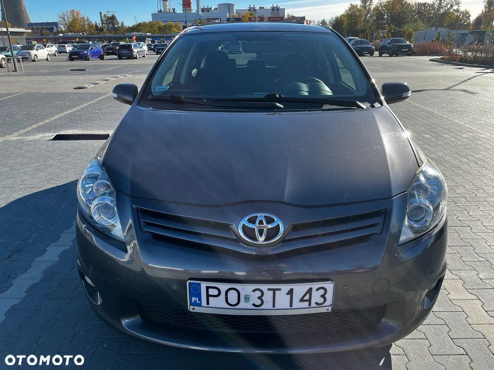 Toyota Auris 2010 photo 4