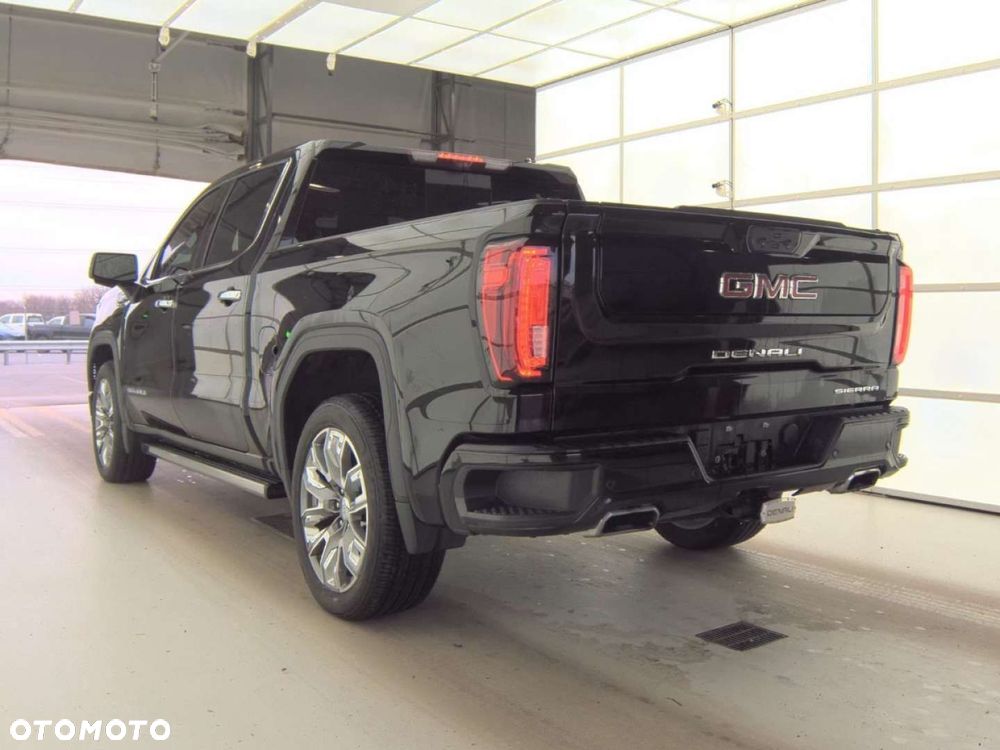 GMC Sierra - 2