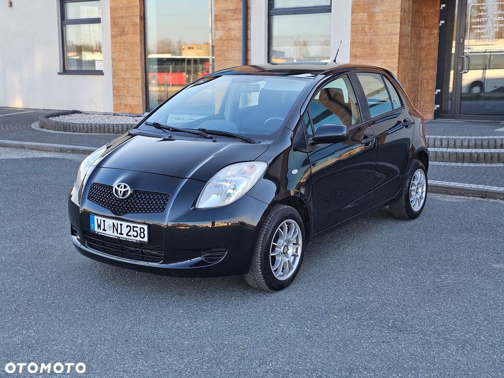 Toyota Yaris 1.3 Luna A/C - 1