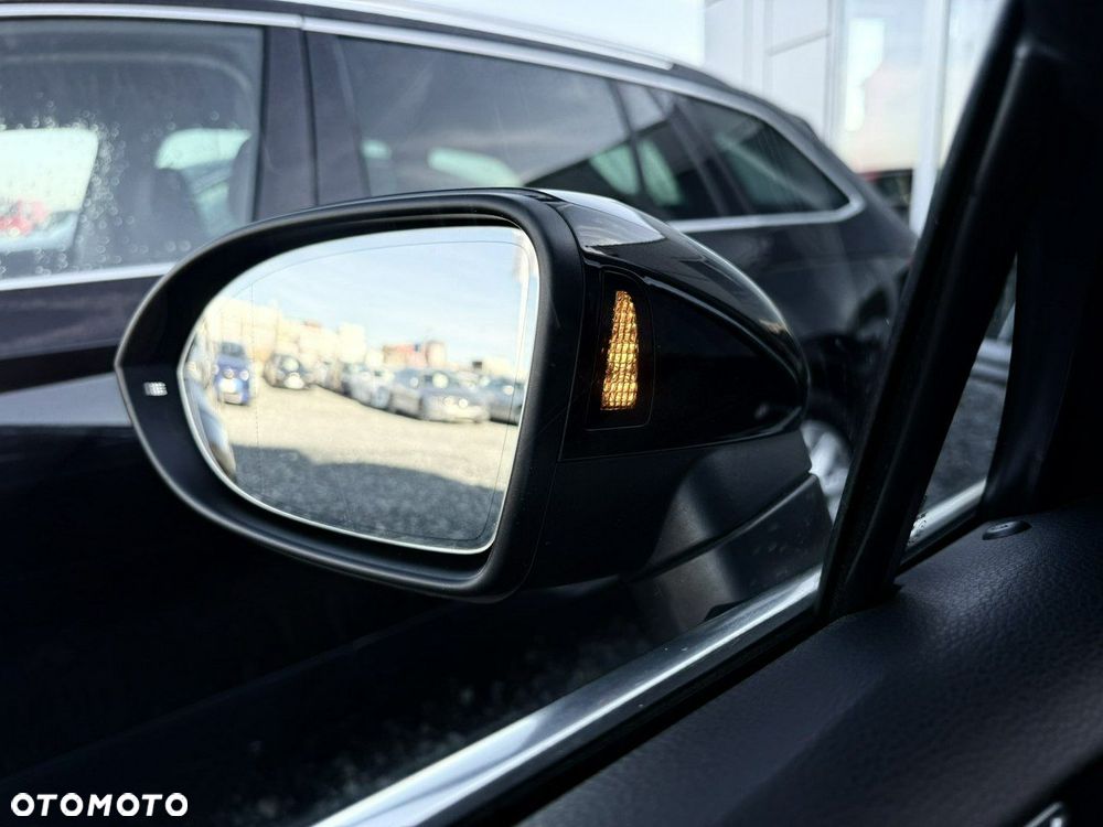 Volkswagen Passat - 38