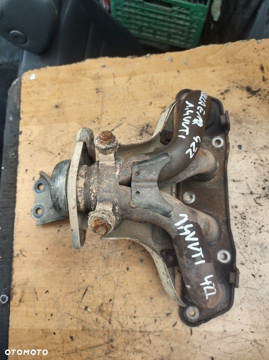 Toyota Corolla 1,4 VVTI kolektor wydechowy - 1