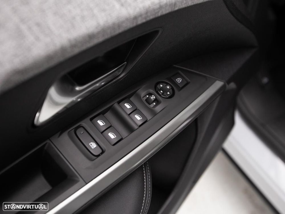 Peugeot E-3008 73 kWh Allure - 13