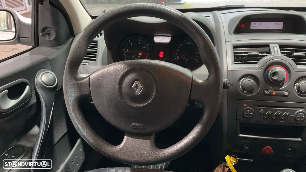 Renault Mégane 1.5 dCi Dynamique - 4