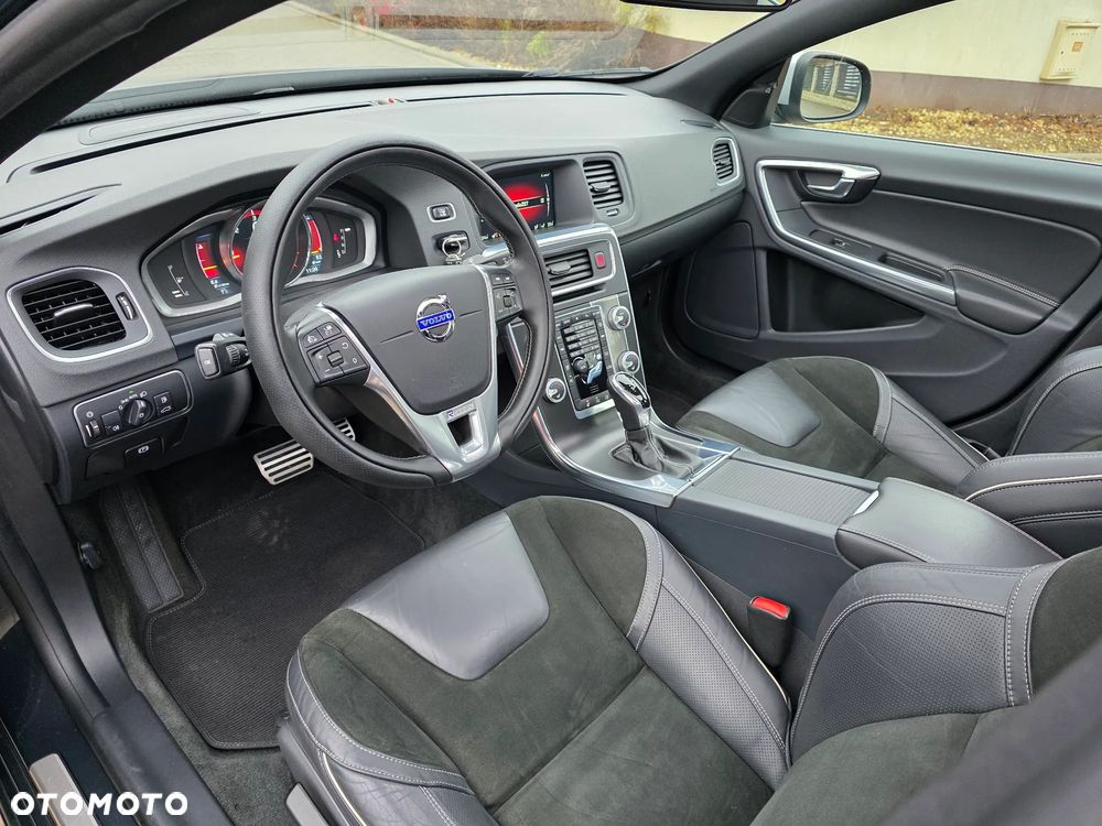 Volvo S60 D4 Geartronic Summum - 32