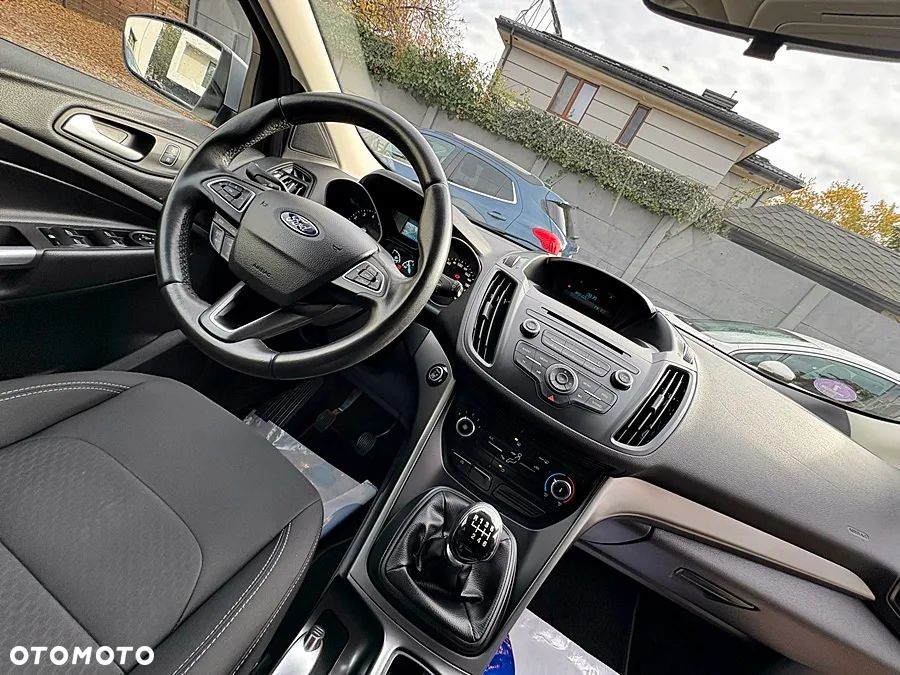 Ford Kuga 1.5 EcoBoost 2x4 Business Edition - 24