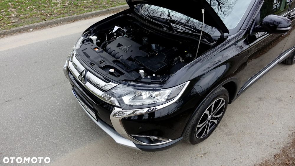 Mitsubishi Outlander 2.0 2WD Diamant - 25