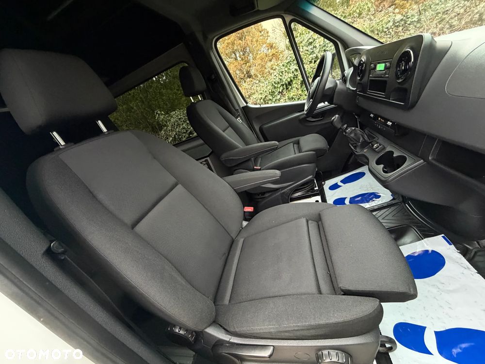 Mercedes-Benz SPRINTER - 15