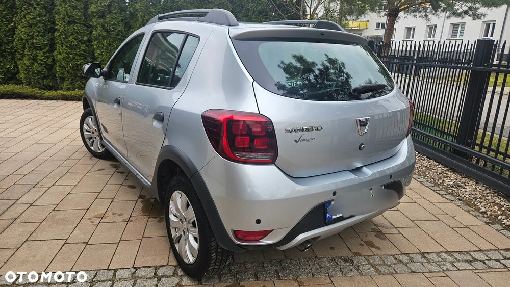 Dacia Sandero 0.9 TCe SL Celebration S&S - 4