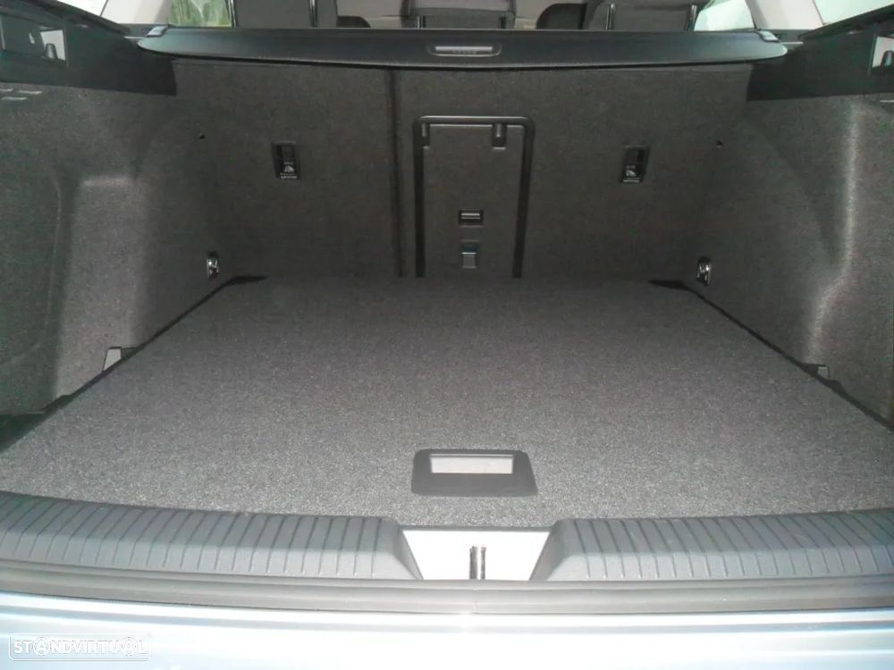 VW Golf Variant 1.5 TSI Urban - 28