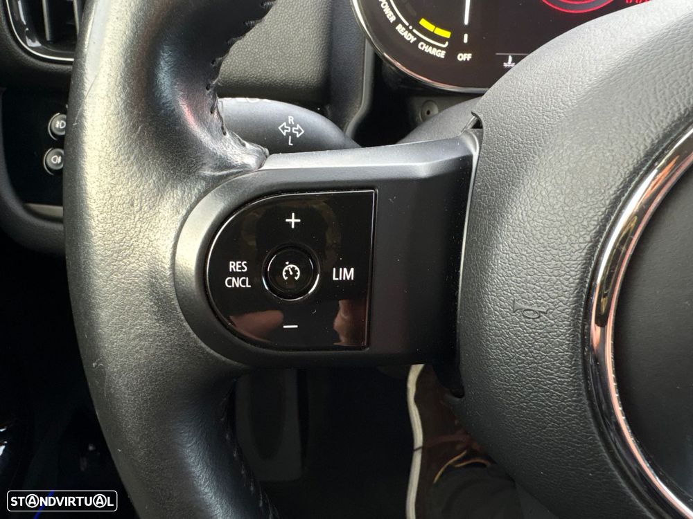 MINI Countryman Cooper SE Premium Classic Auto - 32