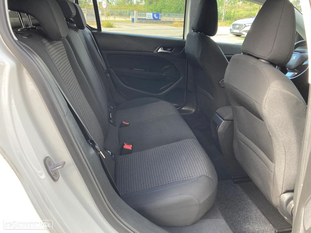 Peugeot 308 1.2 PureTech Style - 30