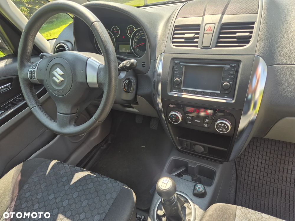 Suzuki SX4 1.6 VVT 4x4 Style - 15