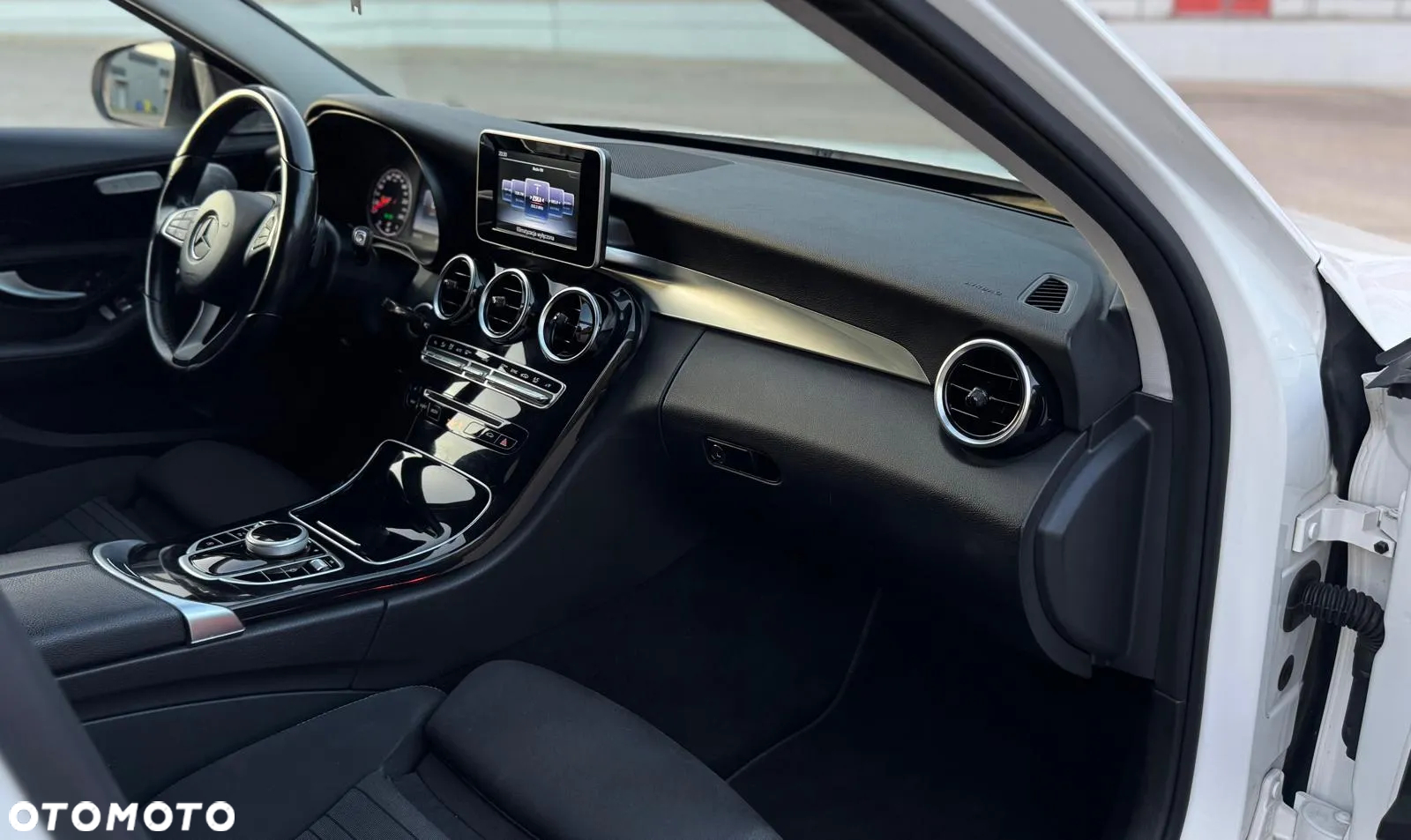 Mercedes-Benz Klasa C 200 d 7G-TRONIC AMG Line - 25