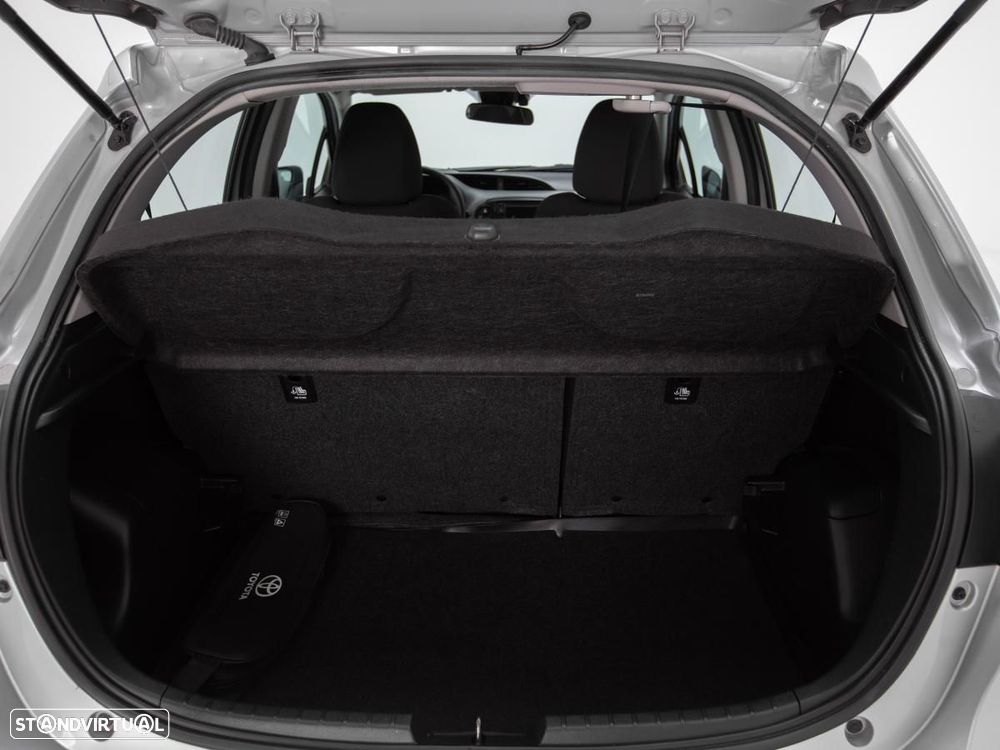 Toyota Yaris 1.5 HSD Active - 12