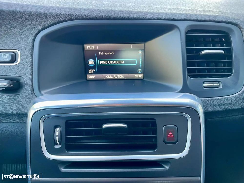 Volvo V60 1.6 D2 Drive Momentum Powershift Start/Stop - 15