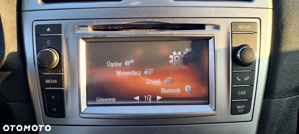 Toyota Avensis 1.8 Premium - 14