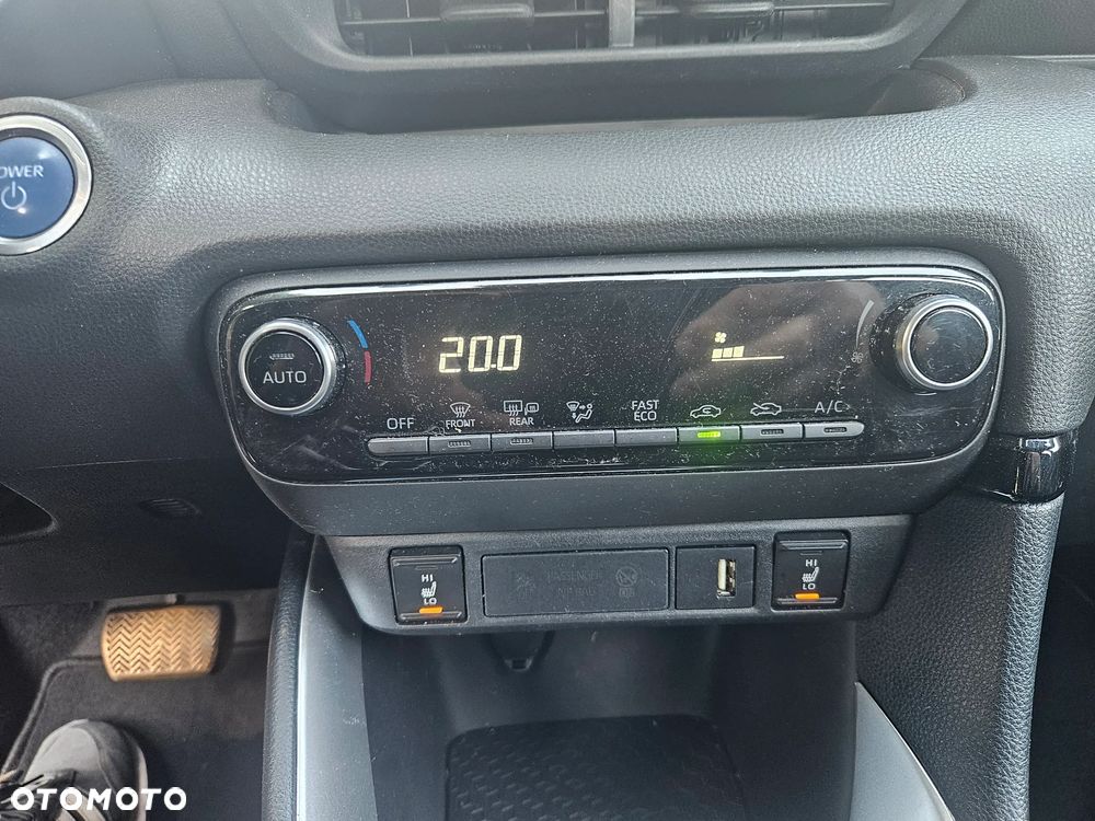 Toyota Yaris 116 1.5 VVT-i Comfort - 12
