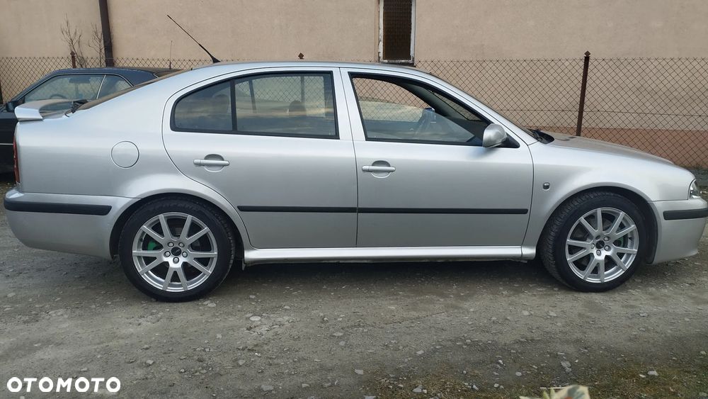 Skoda Octavia 1.8T RS - 2