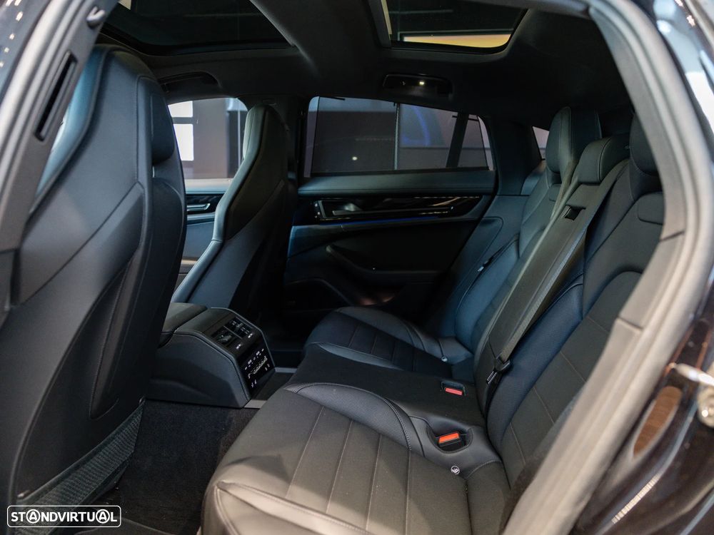 Porsche Panamera 4S E-Hybrid - 36