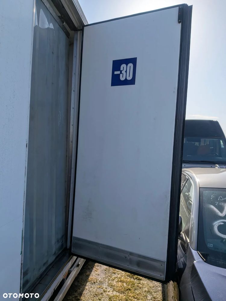 Mercedes-Benz Sprinter - 18