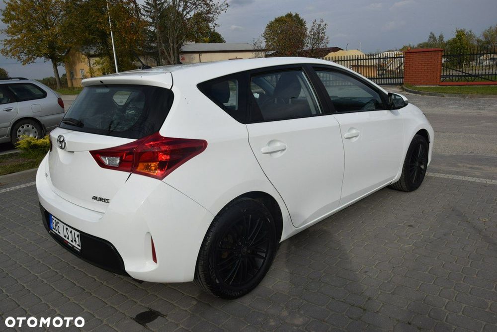 Toyota Auris - 12