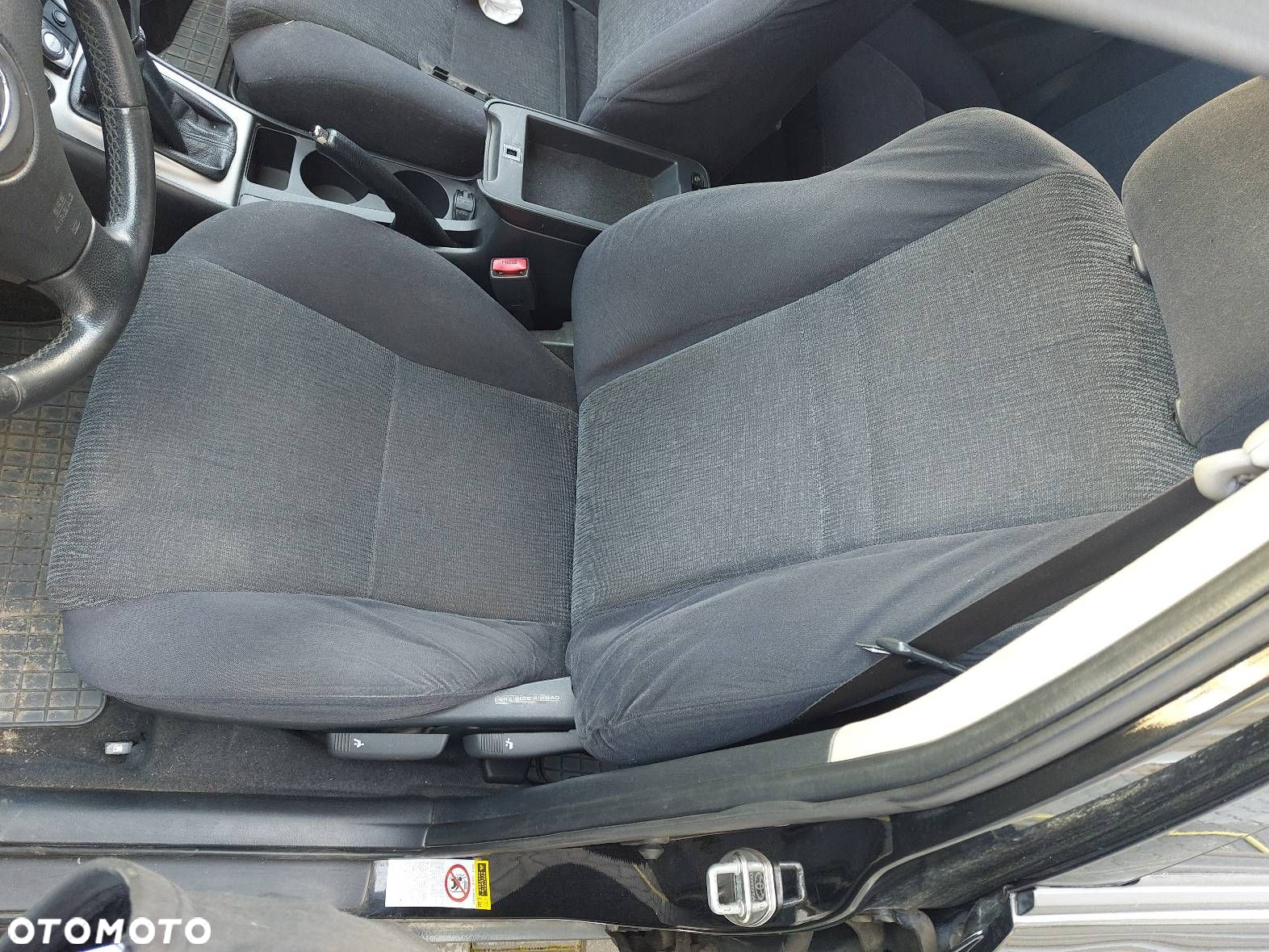 FOTELE KOMPLET LEWY PRAWY KANAPA TYŁ + BOCZKI COROLLA E12 - 2