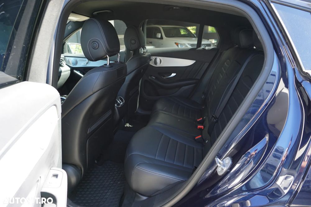 Mercedes-Benz GLC Coupe 250 4Matic 9G-TRONIC AMG Line - 16